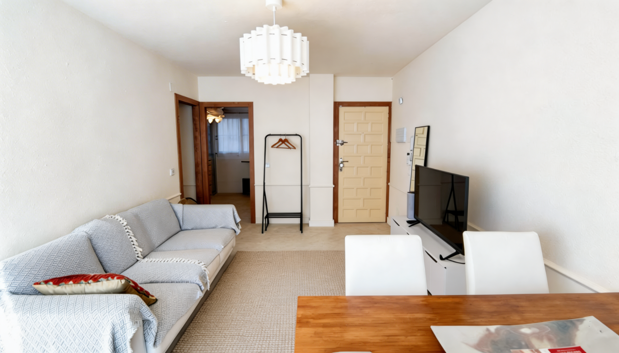 Piso reformado a estrenar en alquiler de larga estancia a un minuto del mar – Torrevieja