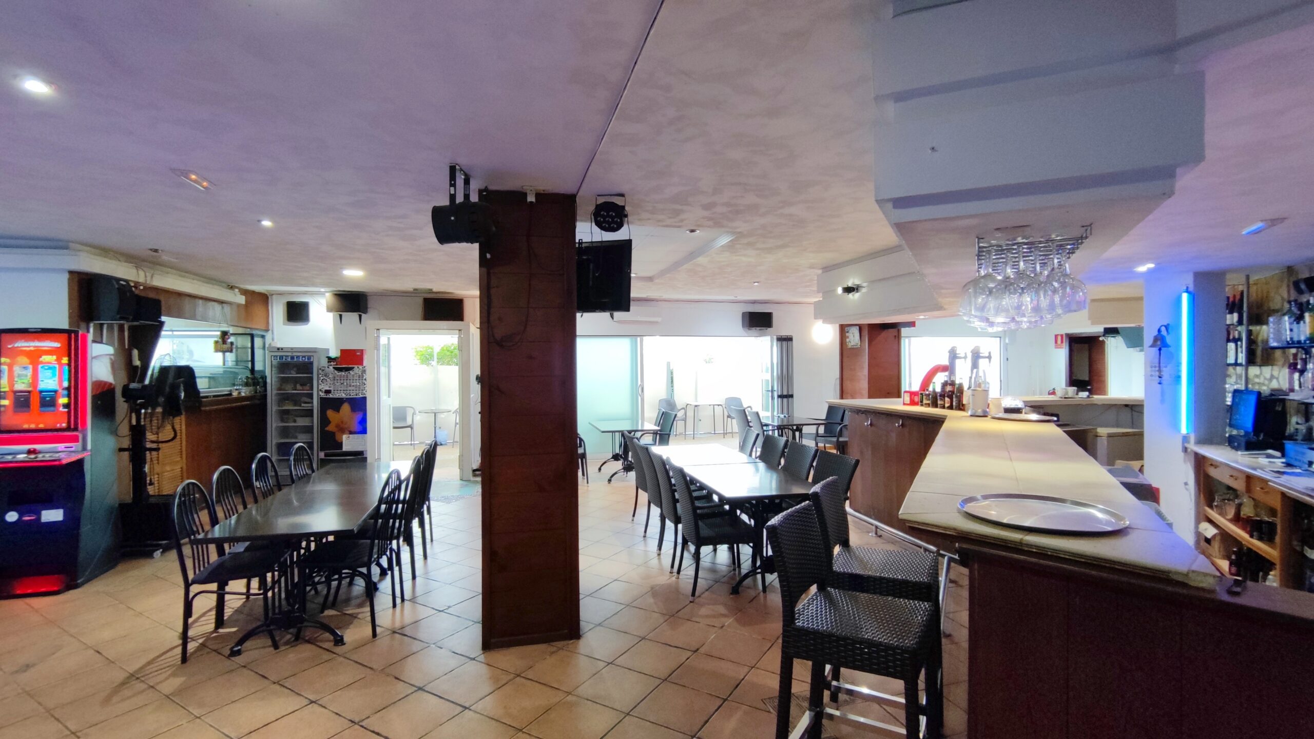 Oportunidad Única en el Corazón de Altea: Bar-Restaurante en Funcionamiento en Zona Premium