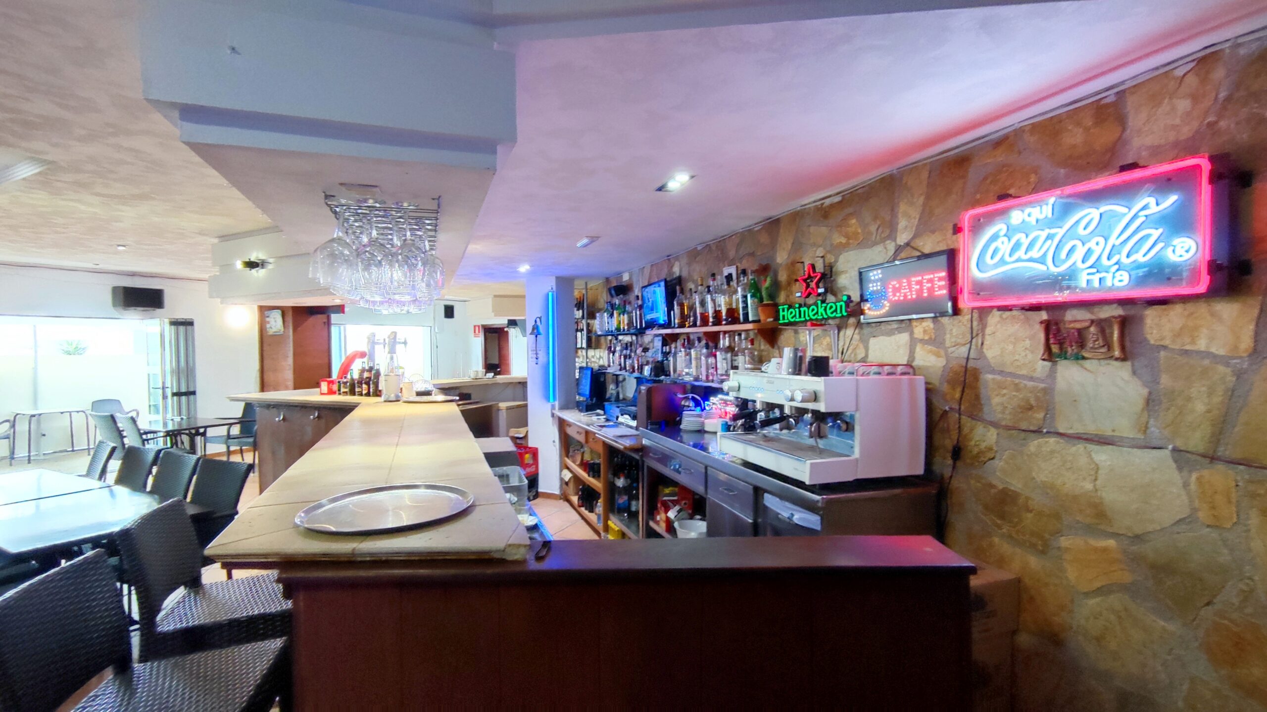 Oportunidad Única en el Corazón de Altea: Bar-Restaurante en Funcionamiento en Zona Premium