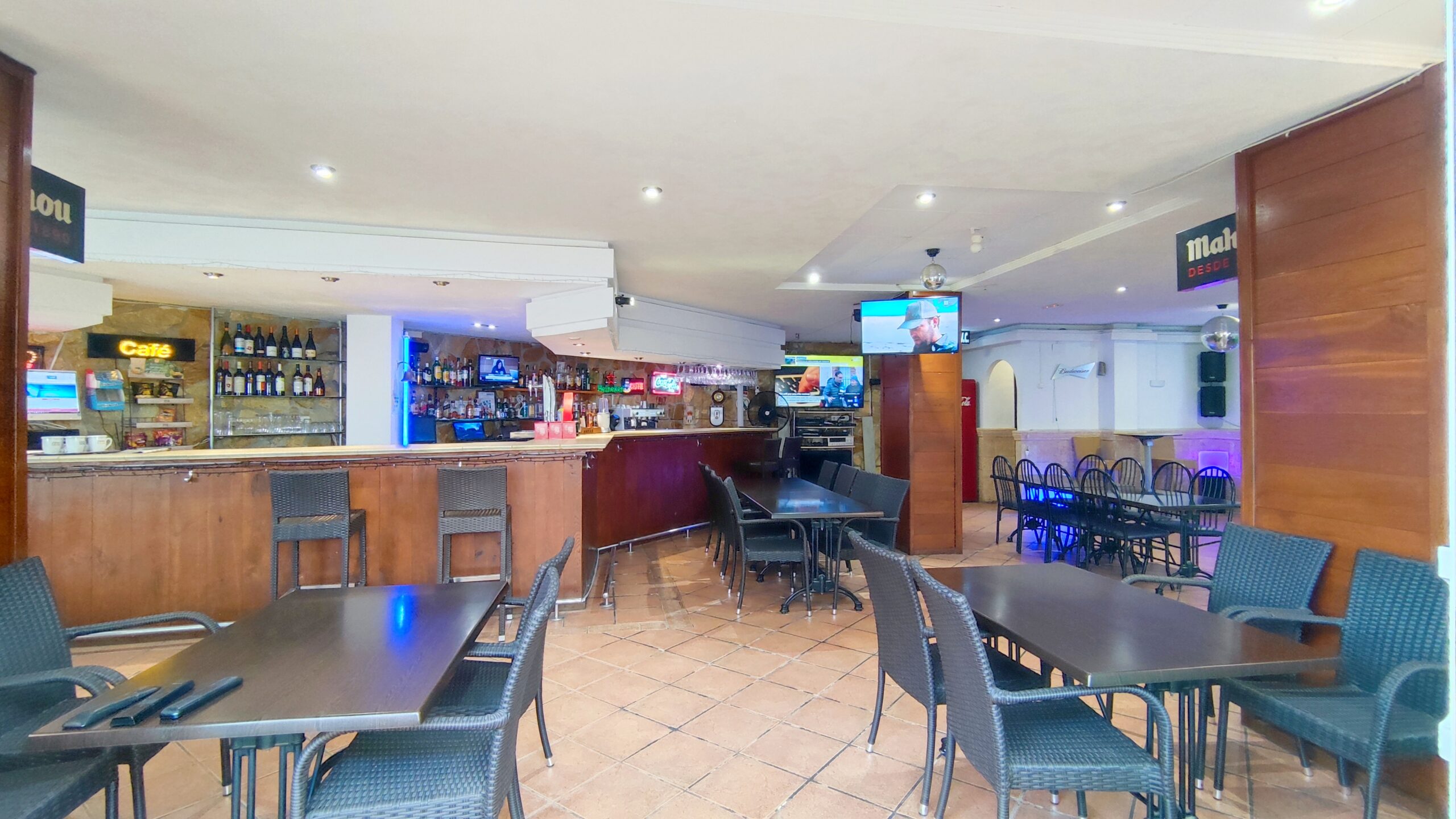 Oportunidad Única en el Corazón de Altea: Bar-Restaurante en Funcionamiento en Zona Premium