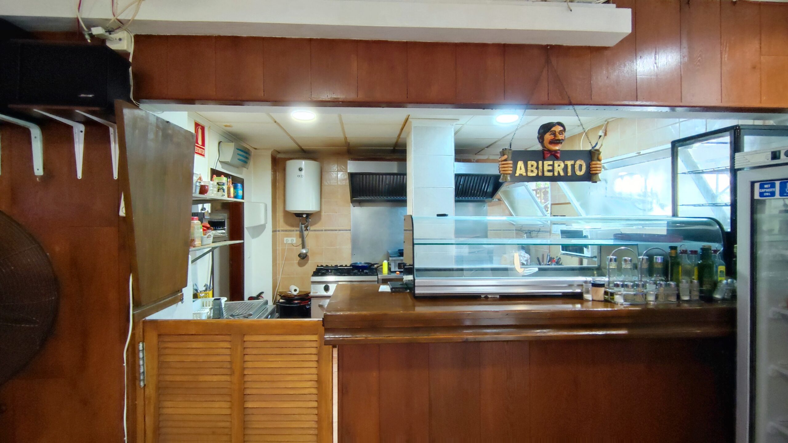 Oportunidad Única en el Corazón de Altea: Bar-Restaurante en Funcionamiento en Zona Premium