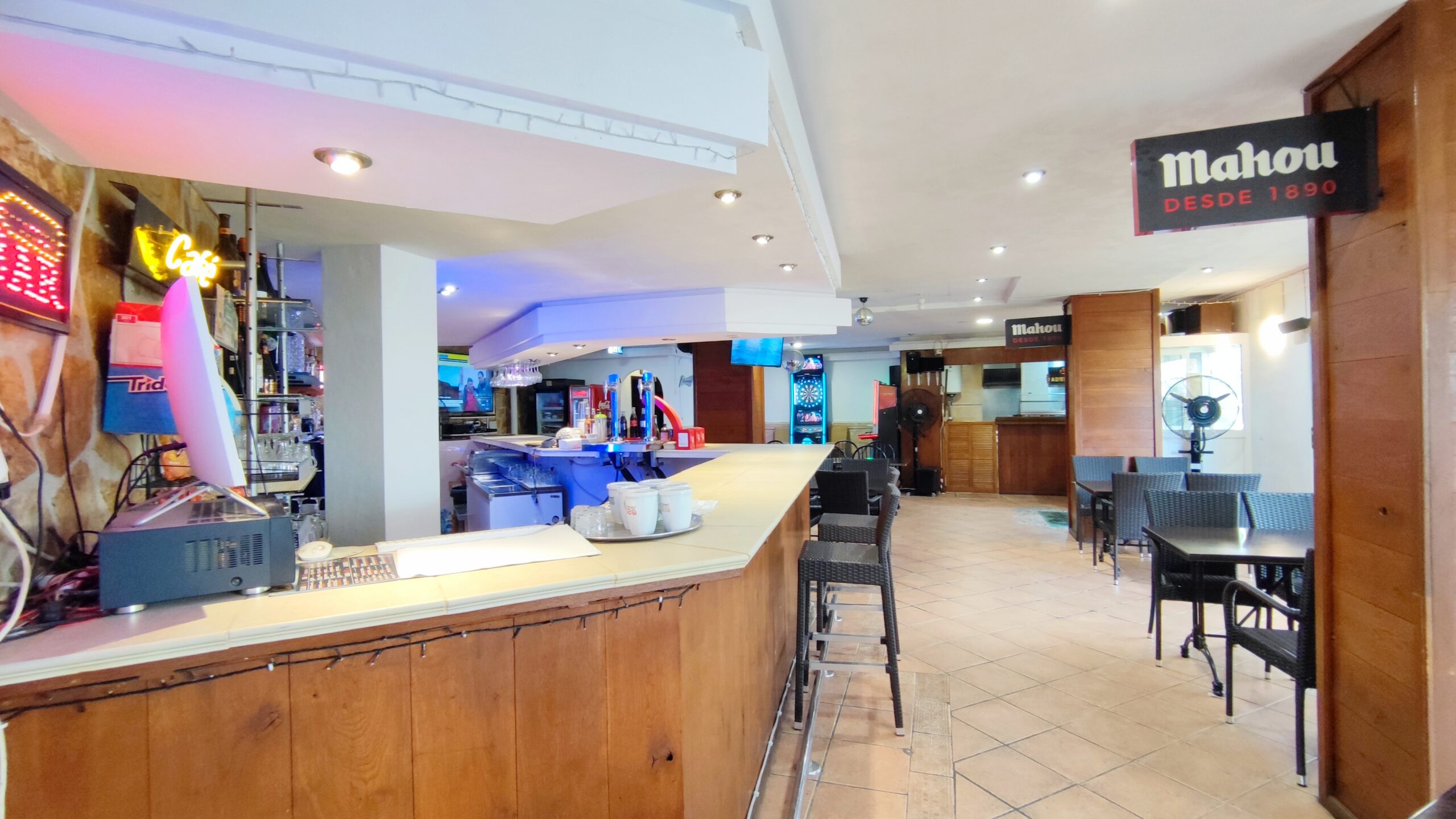 Oportunidad Única en el Corazón de Altea: Bar-Restaurante en Funcionamiento en Zona Premium