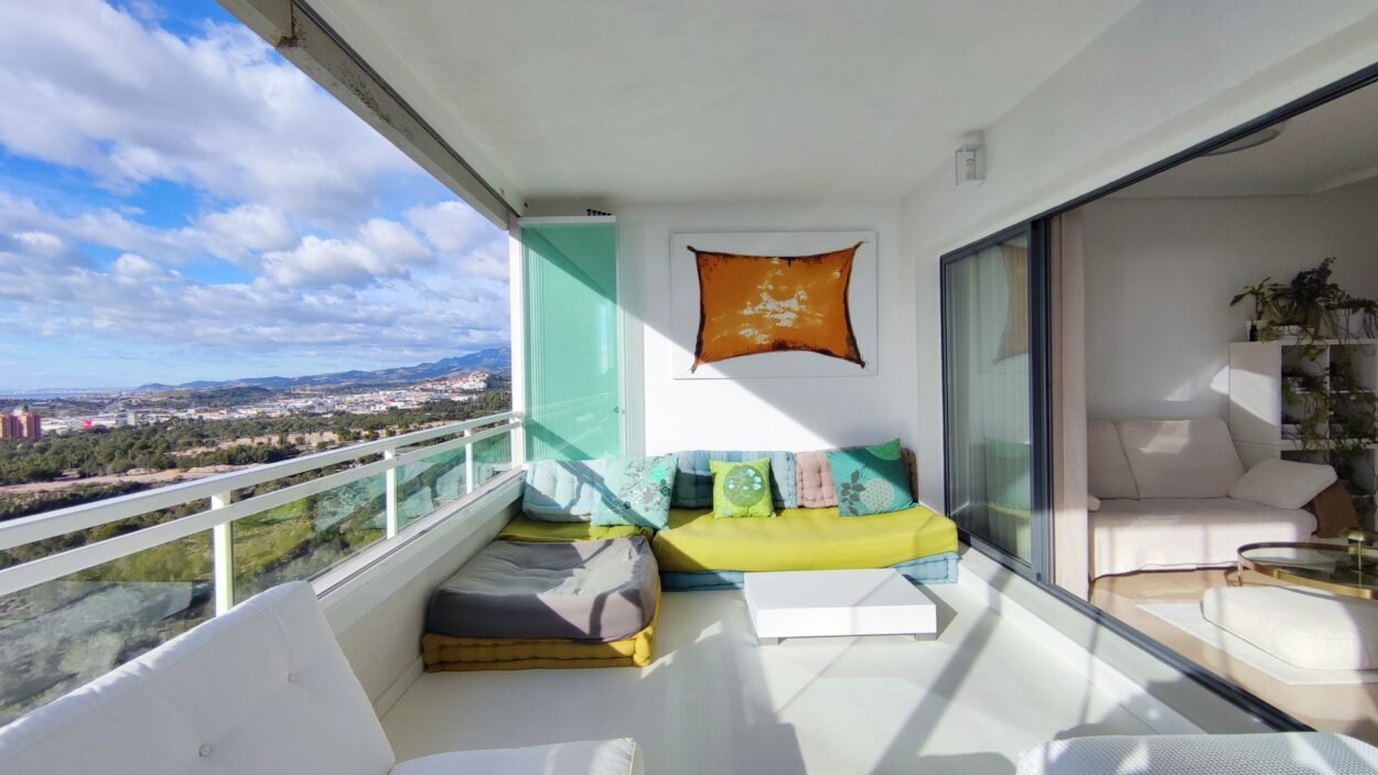 Magnifico piso en venta con Vistas Impresionantes al mar, montaña y skyline en Benidorm