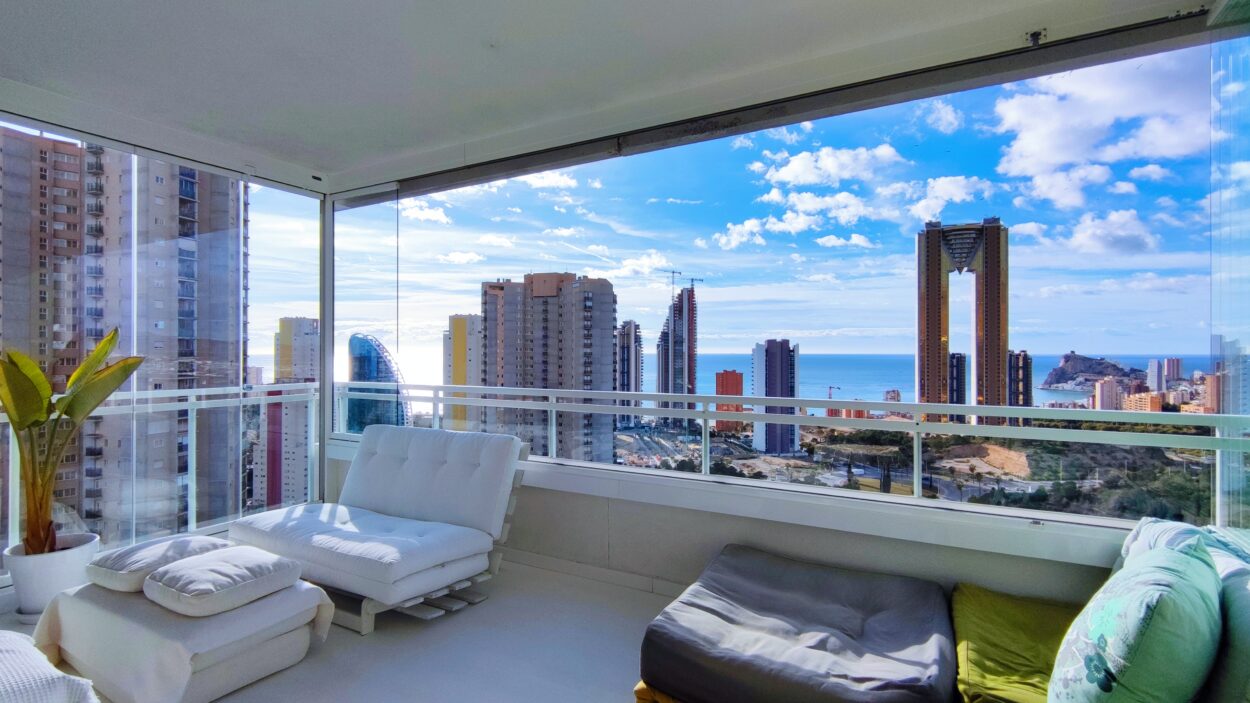 Magnifico piso en venta con Vistas Impresionantes al mar, montaña y skyline en Benidorm