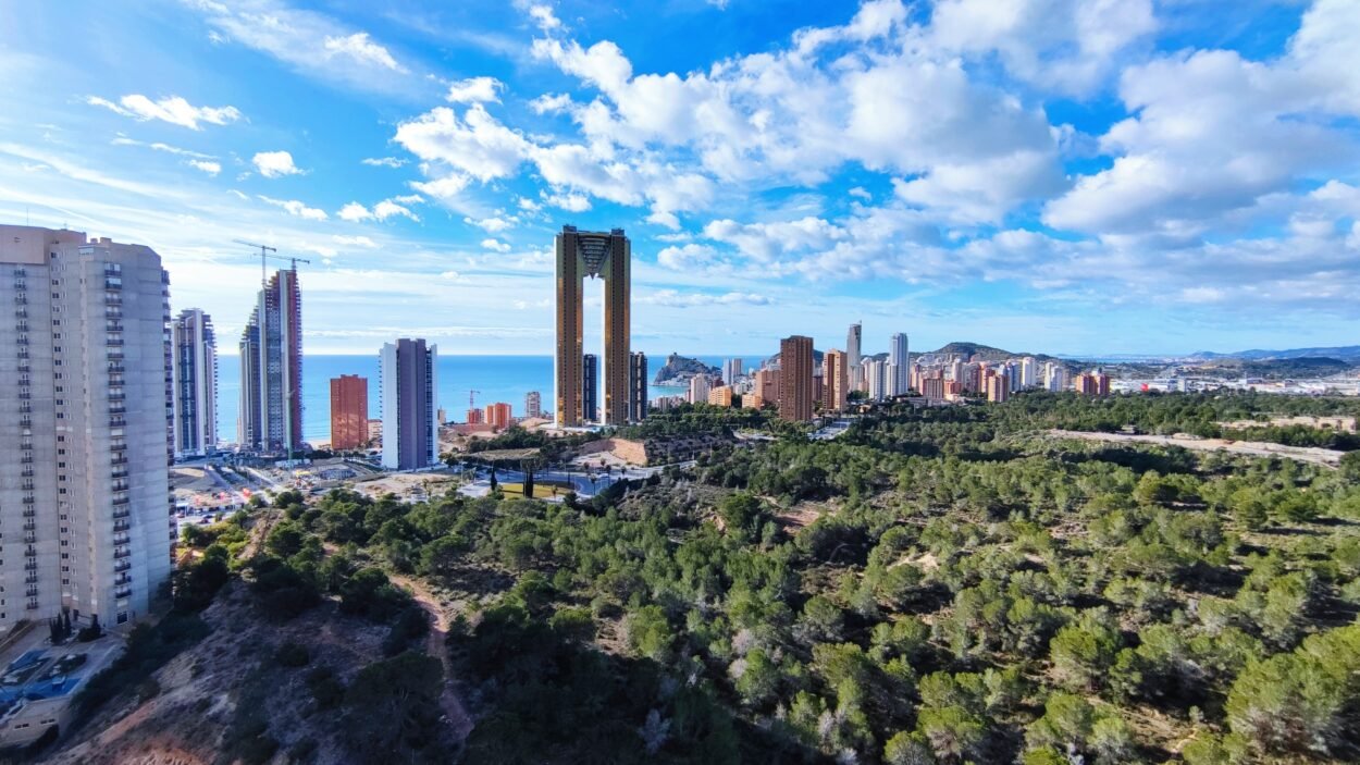 Magnifico piso en venta con Vistas Impresionantes al mar, montaña y skyline en Benidorm