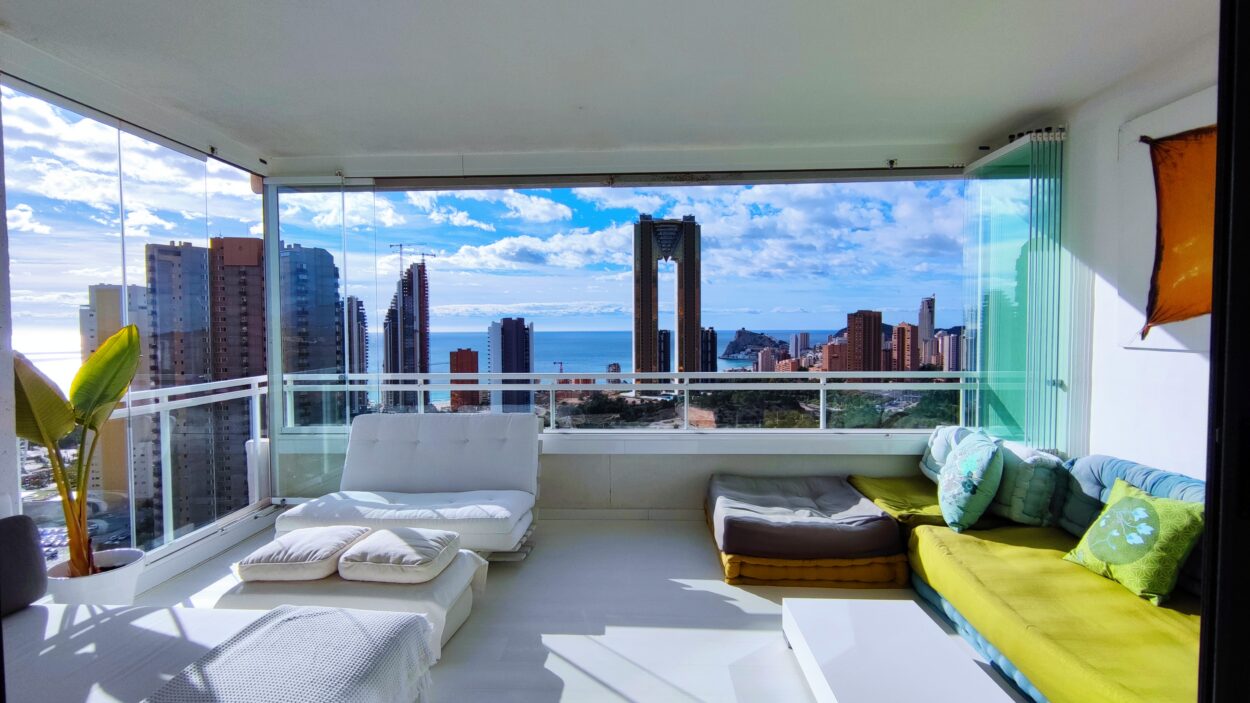 Magnifico piso en venta con Vistas Impresionantes al mar, montaña y skyline en Benidorm