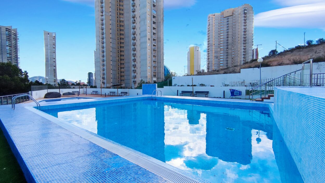Magnifico piso en venta con Vistas Impresionantes al mar, montaña y skyline en Benidorm