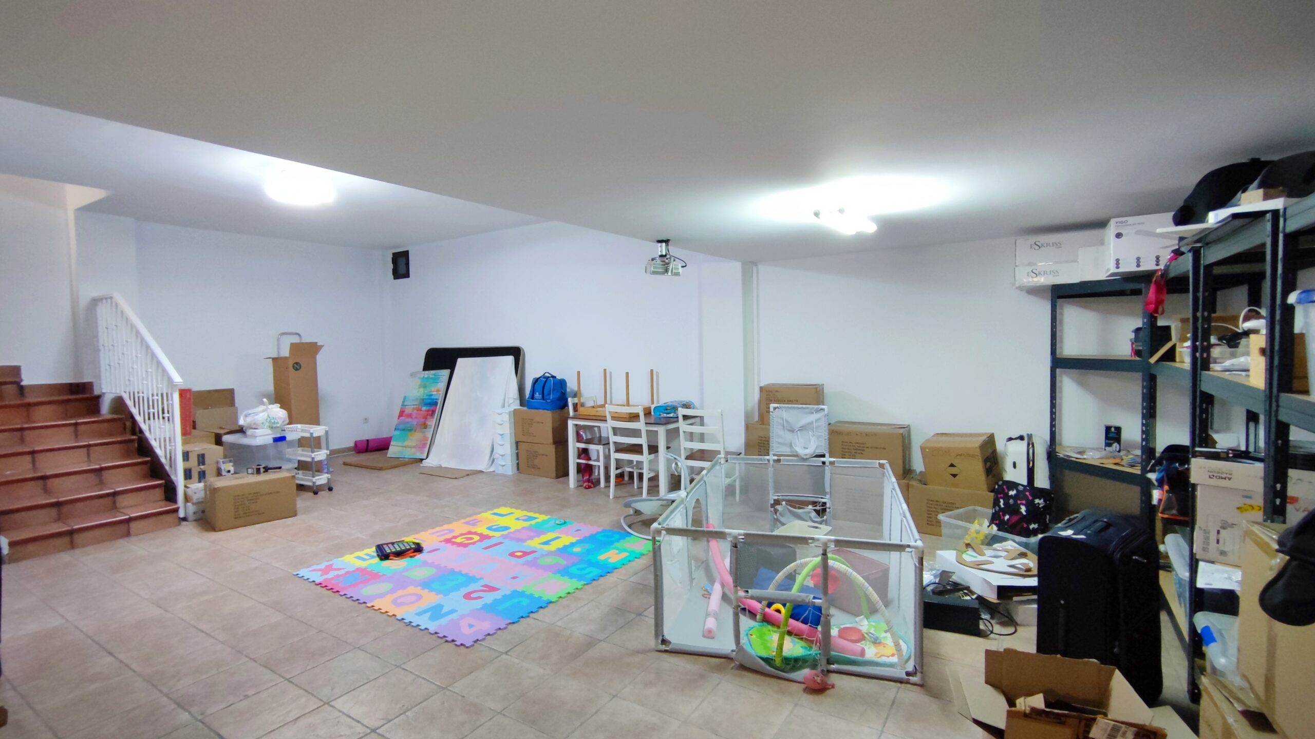 Exclusivo chalet pareado de 320m² con 5 dormitorios en residencial privado con piscina en San Juan de Alñicante