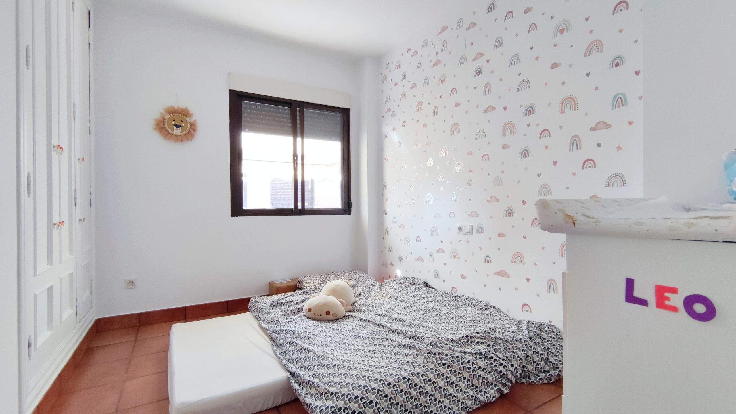 Exclusivo chalet pareado de 320m² con 5 dormitorios en residencial privado con piscina en San Juan de Alñicante