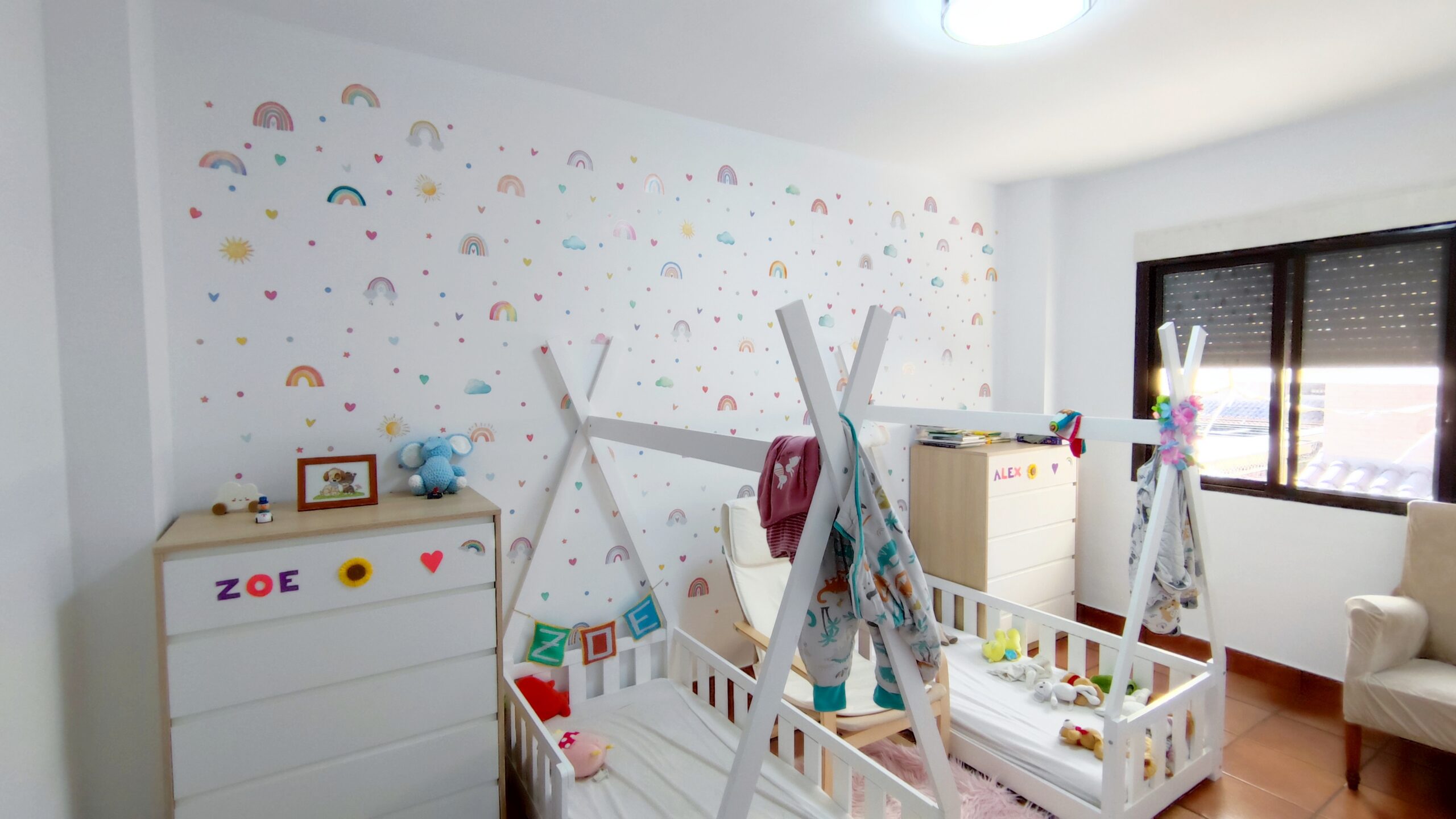 Exclusivo chalet pareado de 320m² con 5 dormitorios en residencial privado con piscina en San Juan de Alñicante