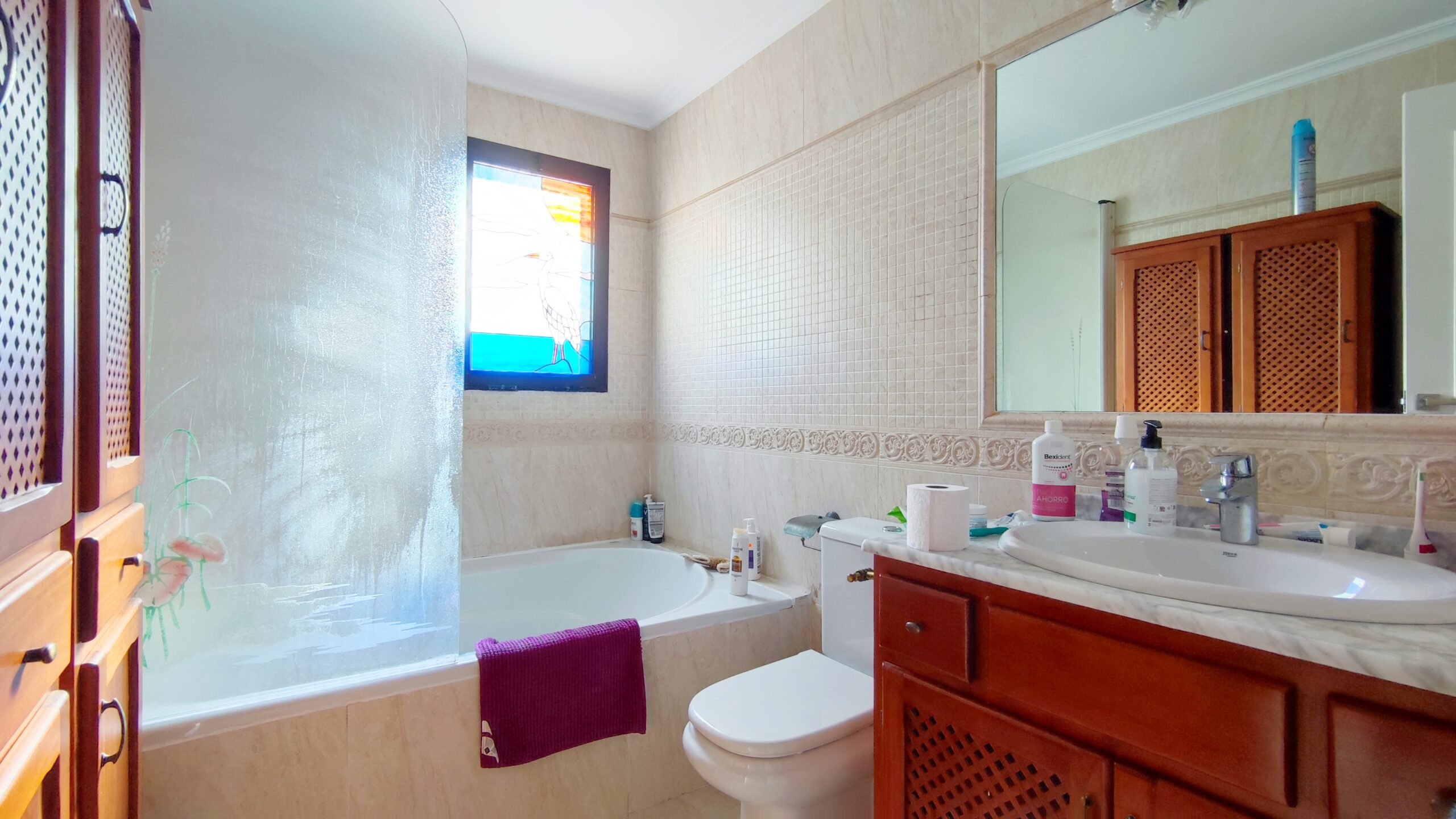 Exclusivo chalet pareado de 320m² con 5 dormitorios en residencial privado con piscina en San Juan de Alñicante