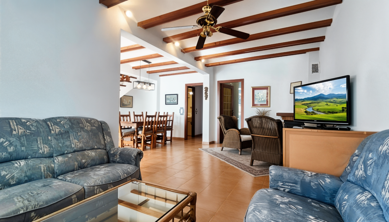 Exclusivo chalet adosado con jardín y patio en Albir – amplitud, privacidad y apartamento independiente