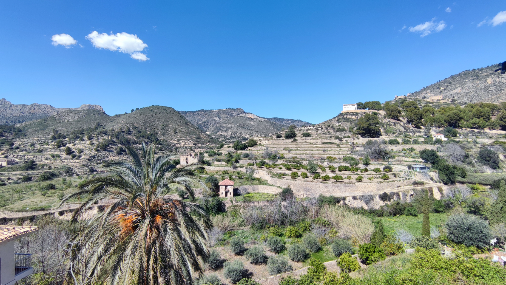Luminoso piso con vistas panorámicas a la montaña en Relleu – 3 dormitorios, 2 baños y sin gastos de comunidad