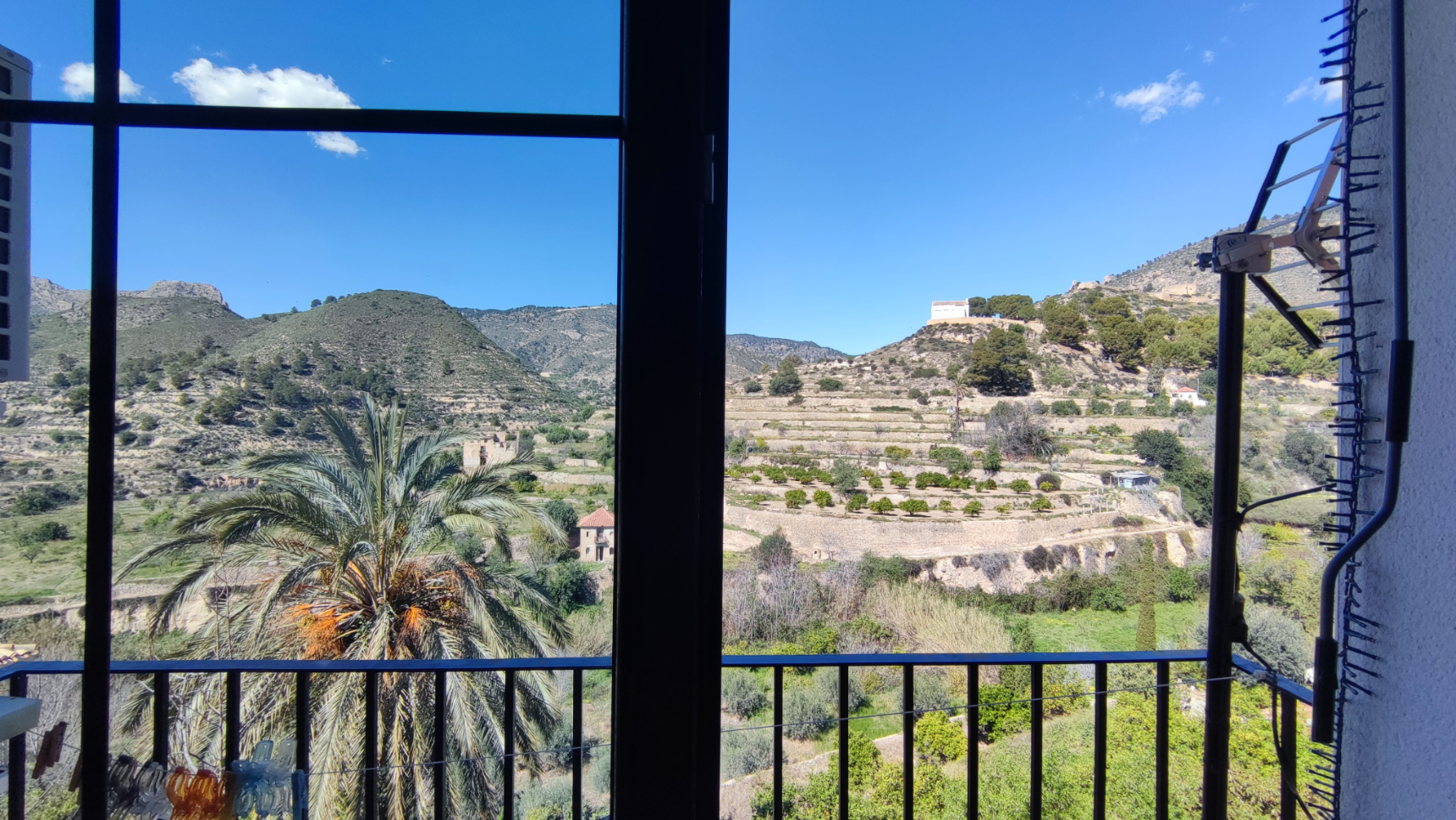 Luminoso piso con vistas panorámicas a la montaña en Relleu – 3 dormitorios, 2 baños y sin gastos de comunidad