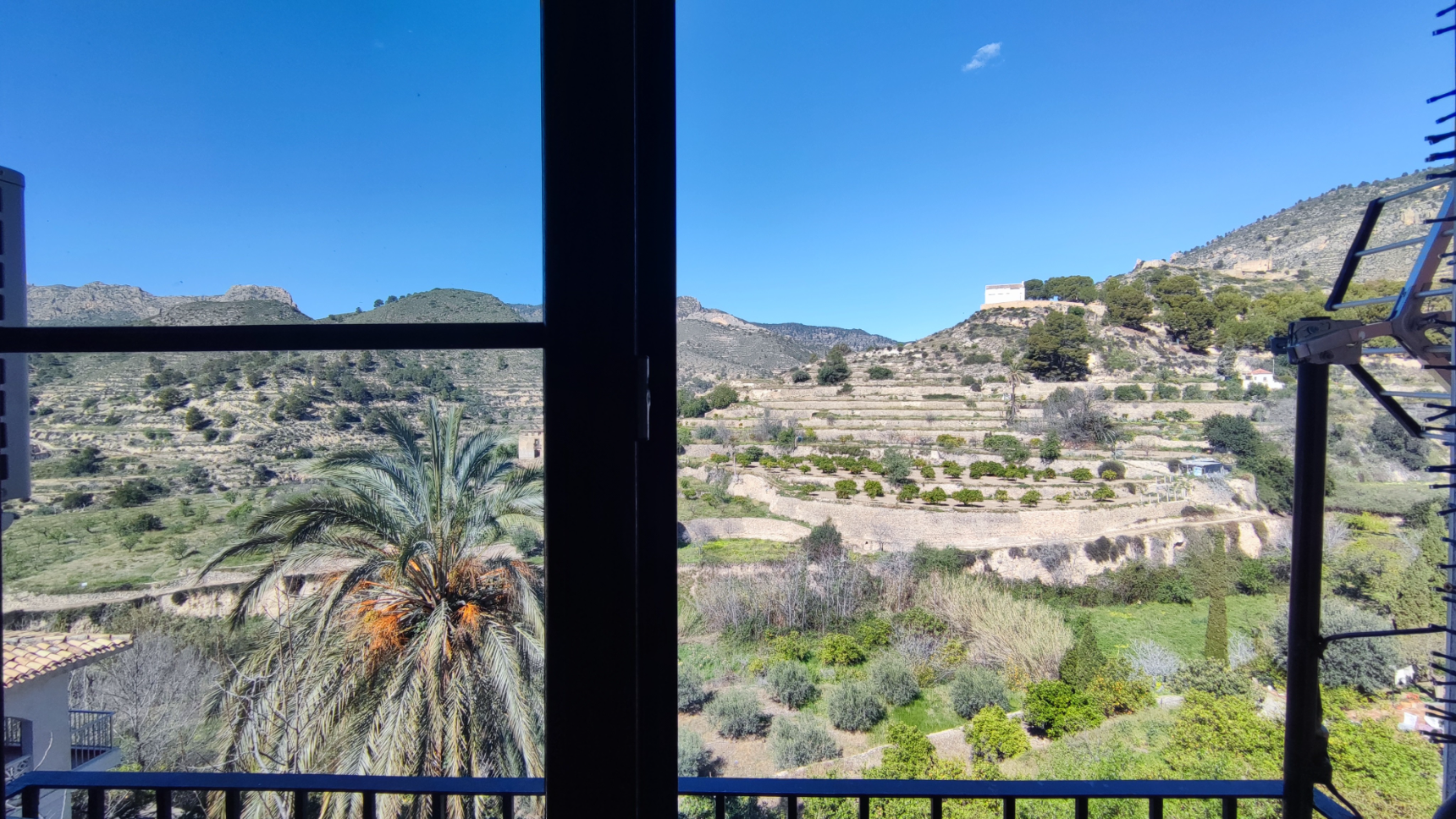 Luminoso piso con vistas panorámicas a la montaña en Relleu – 3 dormitorios, 2 baños y sin gastos de comunidad