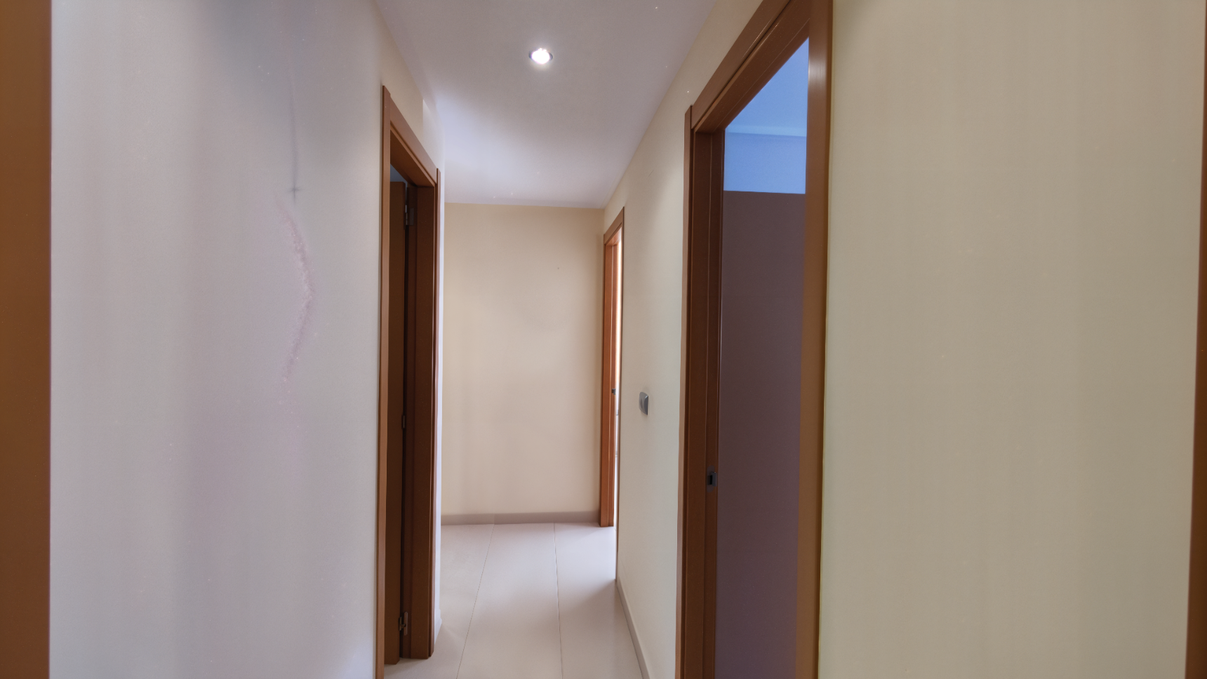 Piso muy luminoso en venta en El Palmeral (Urbanova, Alicante) con terraza, piscina y garaje, cerca del mar