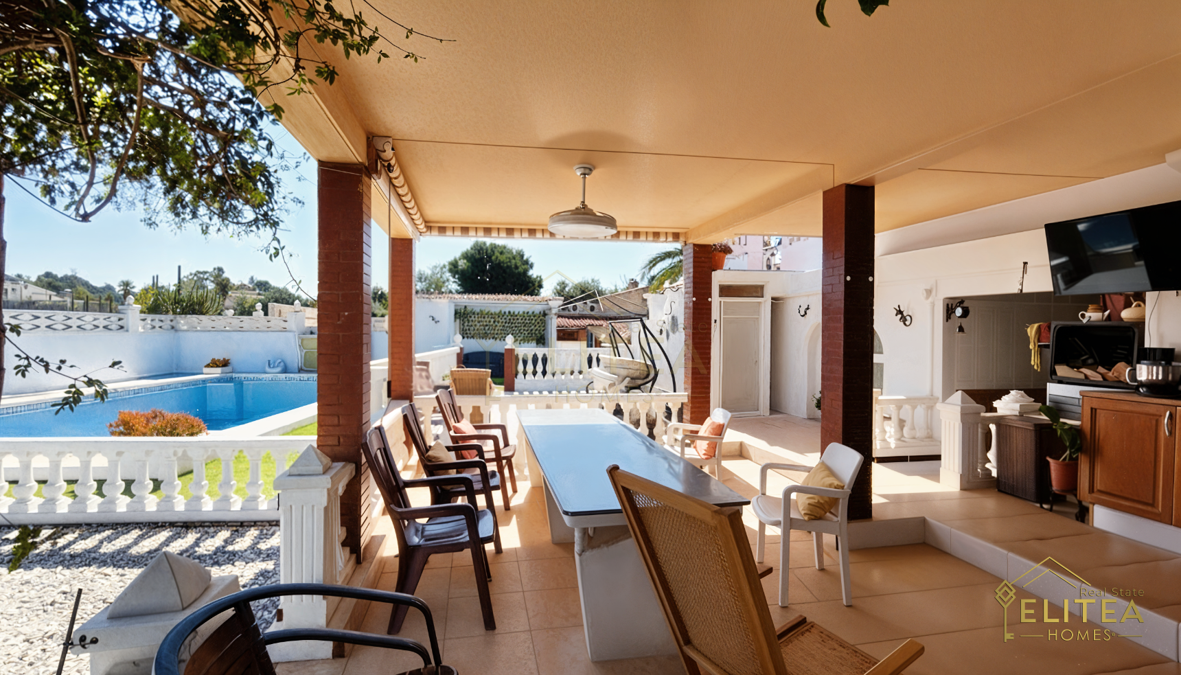 Magnifico Chalet independiente con piscina y vistas al Cabeçó d’Or en Busot