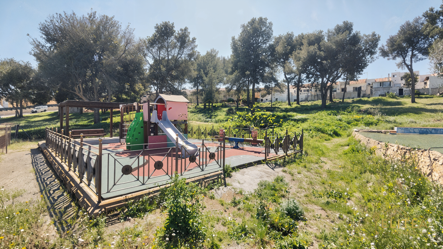 Exclusivo chalet pareado de diseño contemporáneo, completamente reformado, ubicado entre La Nucía y L’Alfàs del Pi