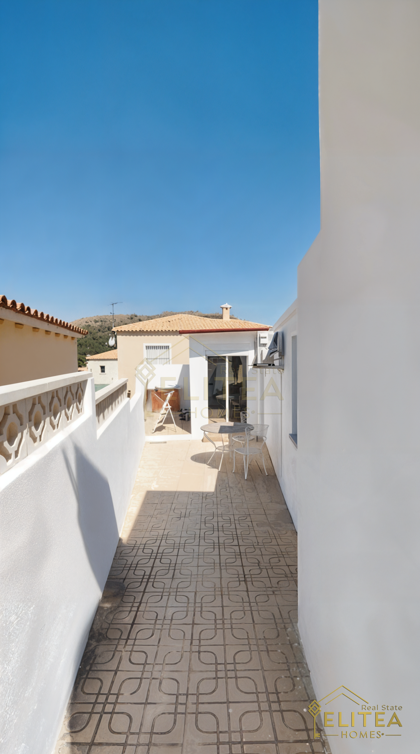 Exclusivo chalet pareado de diseño contemporáneo, completamente reformado, ubicado entre La Nucía y L’Alfàs del Pi