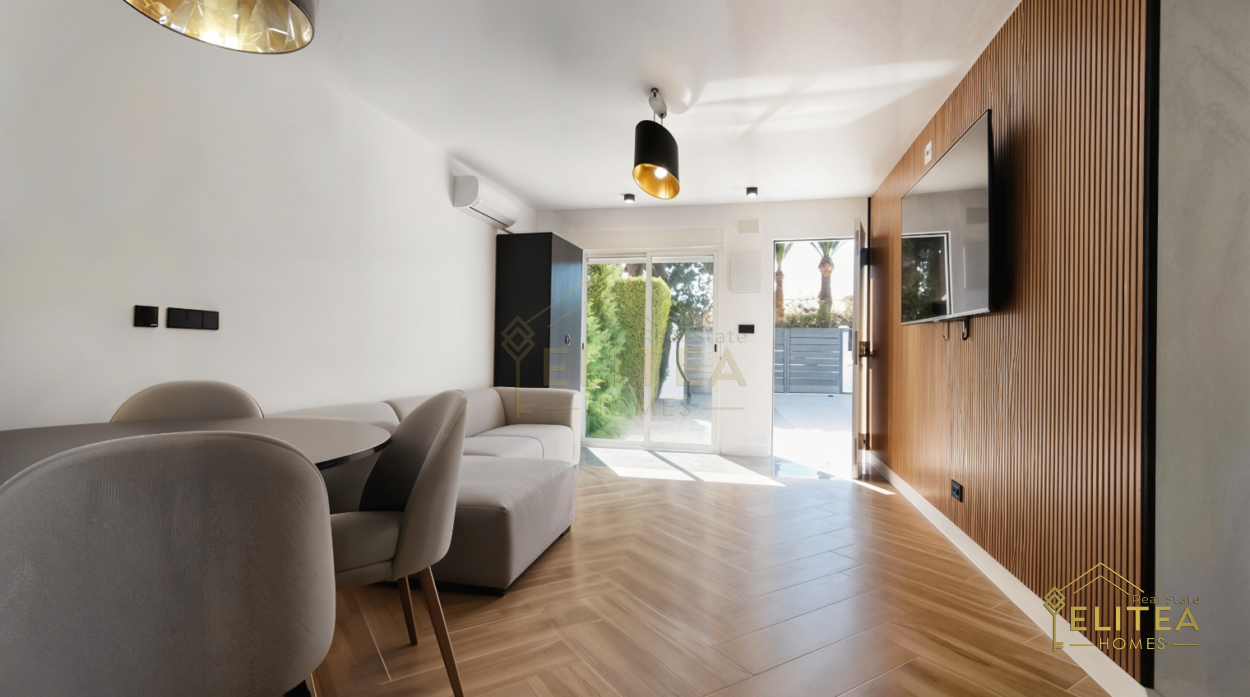 Exclusivo chalet pareado de diseño contemporáneo, completamente reformado, ubicado entre La Nucía y L’Alfàs del Pi