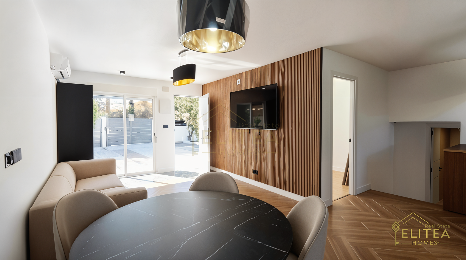 Exclusivo chalet pareado de diseño contemporáneo, completamente reformado, ubicado entre La Nucía y L’Alfàs del Pi