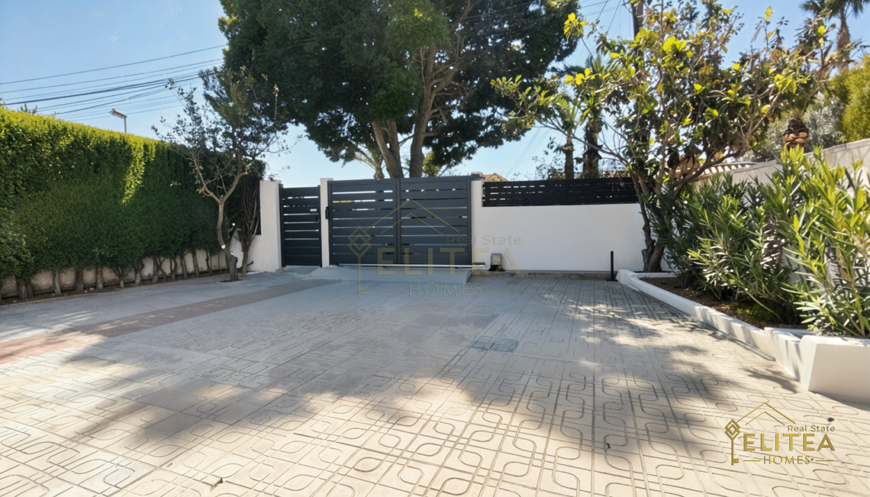 Exclusivo chalet pareado de diseño contemporáneo, completamente reformado, ubicado entre La Nucía y L’Alfàs del Pi