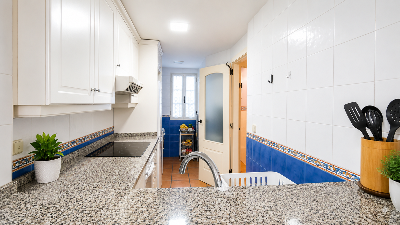 CHALET PAREADO CON VISTAS AL MAR Y MONTAÑA EN GOLF BAHÍA – FINESTRAT