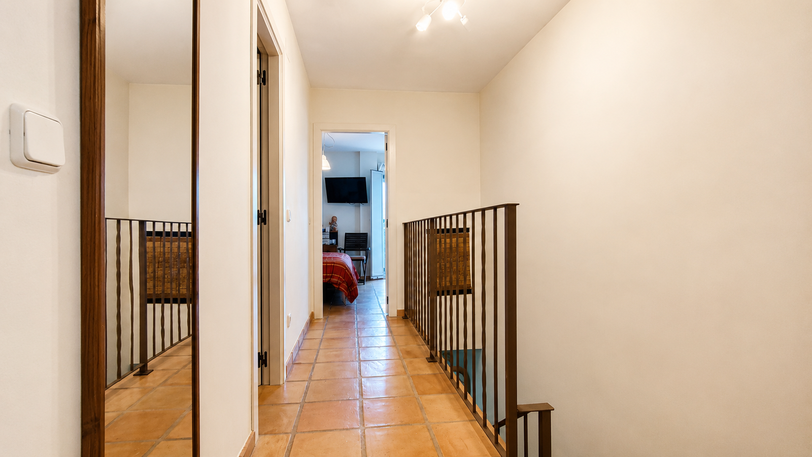 CHALET PAREADO CON VISTAS AL MAR Y MONTAÑA EN GOLF BAHÍA – FINESTRAT