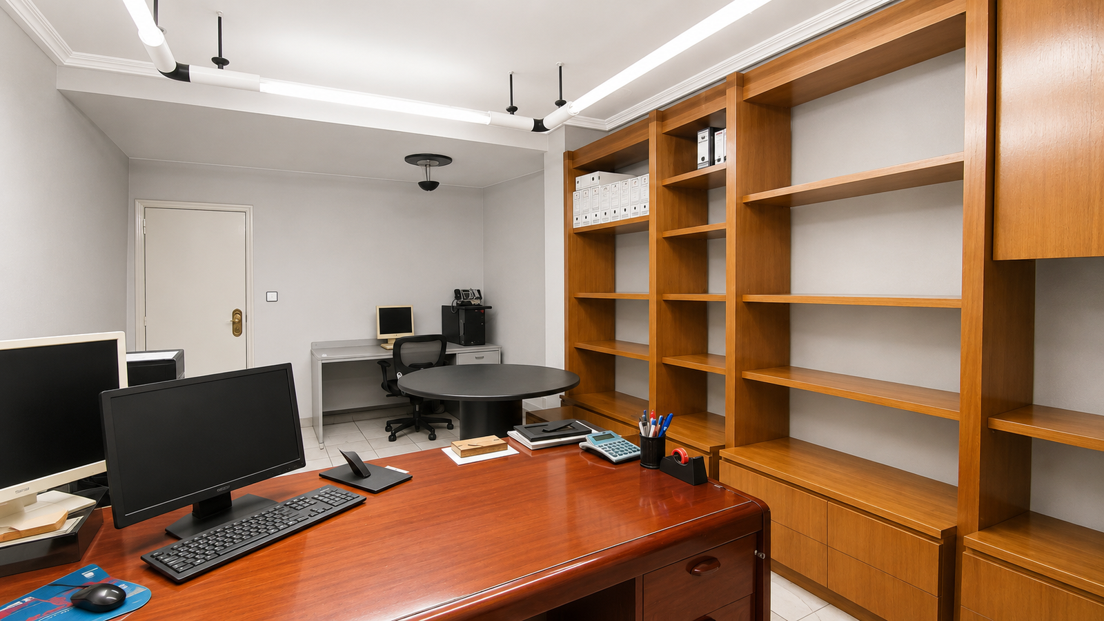 AMPLIO ENTRESUELO COMERCIAL / OFICINA EN PLENO CENTRO DE ELCHE – LUMINOSO, VERSÁTIL Y EXCELENTE UBICACION
