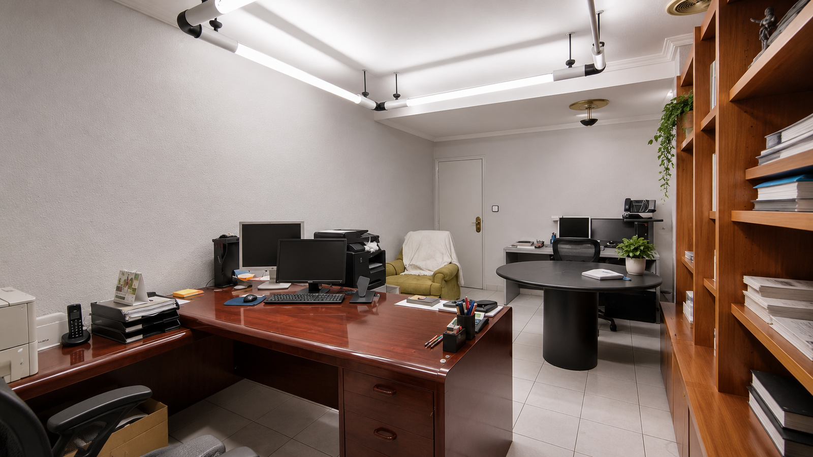 AMPLIO ENTRESUELO COMERCIAL / OFICINA EN PLENO CENTRO DE ELCHE – LUMINOSO, VERSÁTIL Y EXCELENTE UBICACION