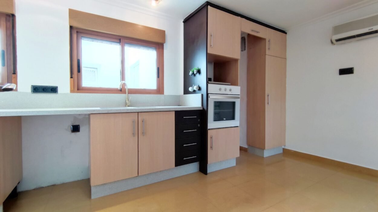 EXCLUSIVO ÁTICO CON GRAN TERRAZA, CHIMENEA Y VISTAS DESPEJADAS EN EL CENTRO DE IBI