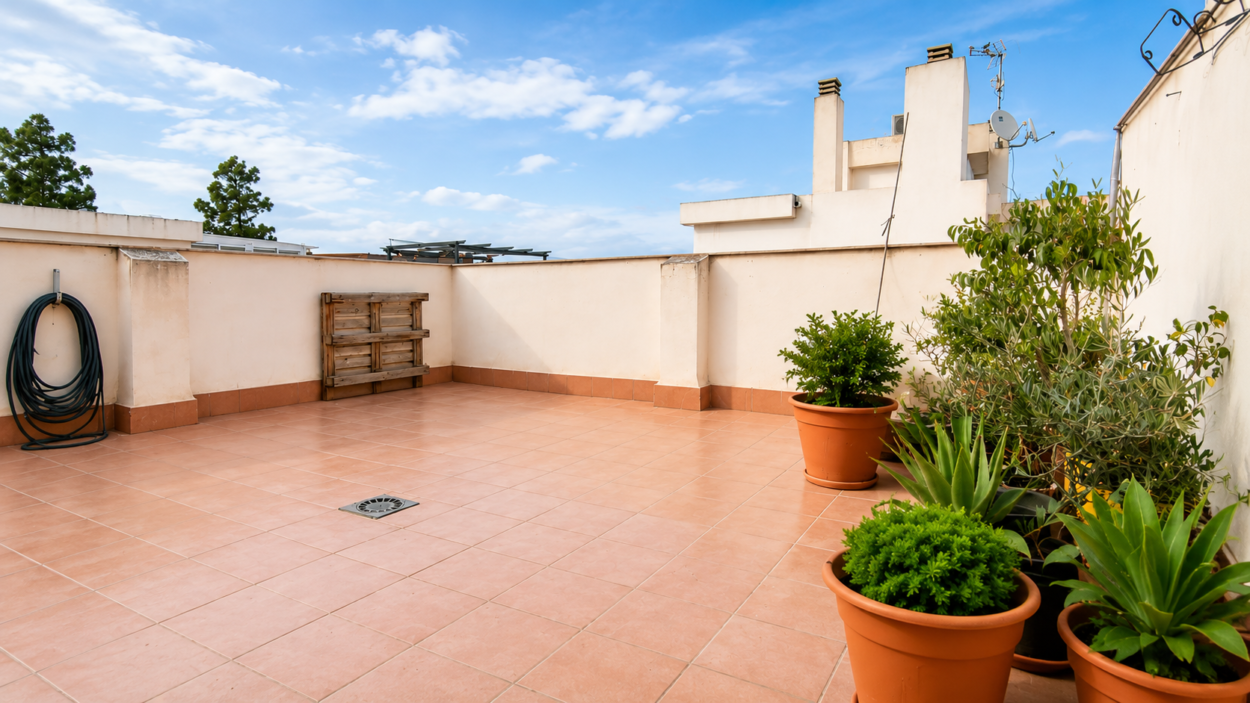 EXCLUSIVO ÁTICO CON GRAN TERRAZA-SOLÁRIUM PRIVATIVA, GARAJE Y AMPLIO TRASTERO EN EL CENTRO DE MUTXAMEL