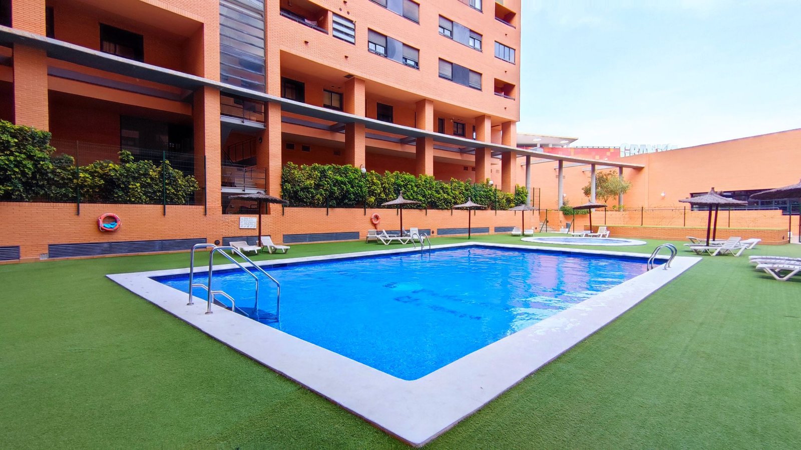 EXCLUSIVA VIVIENDA CON GARAJE Y GRAN TRASTERO EN UNA DE LAS MEJORES URBANIZACIONES DE PARQUE AVENIDAS – GARBINET