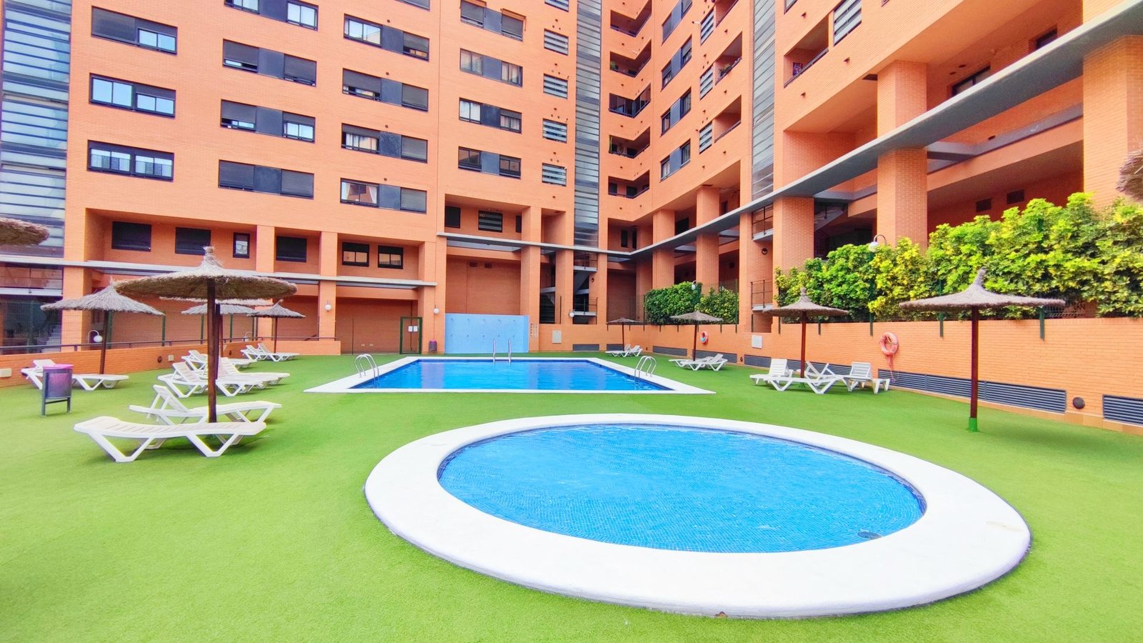 EXCLUSIVA VIVIENDA CON GARAJE Y GRAN TRASTERO EN UNA DE LAS MEJORES URBANIZACIONES DE PARQUE AVENIDAS – GARBINET