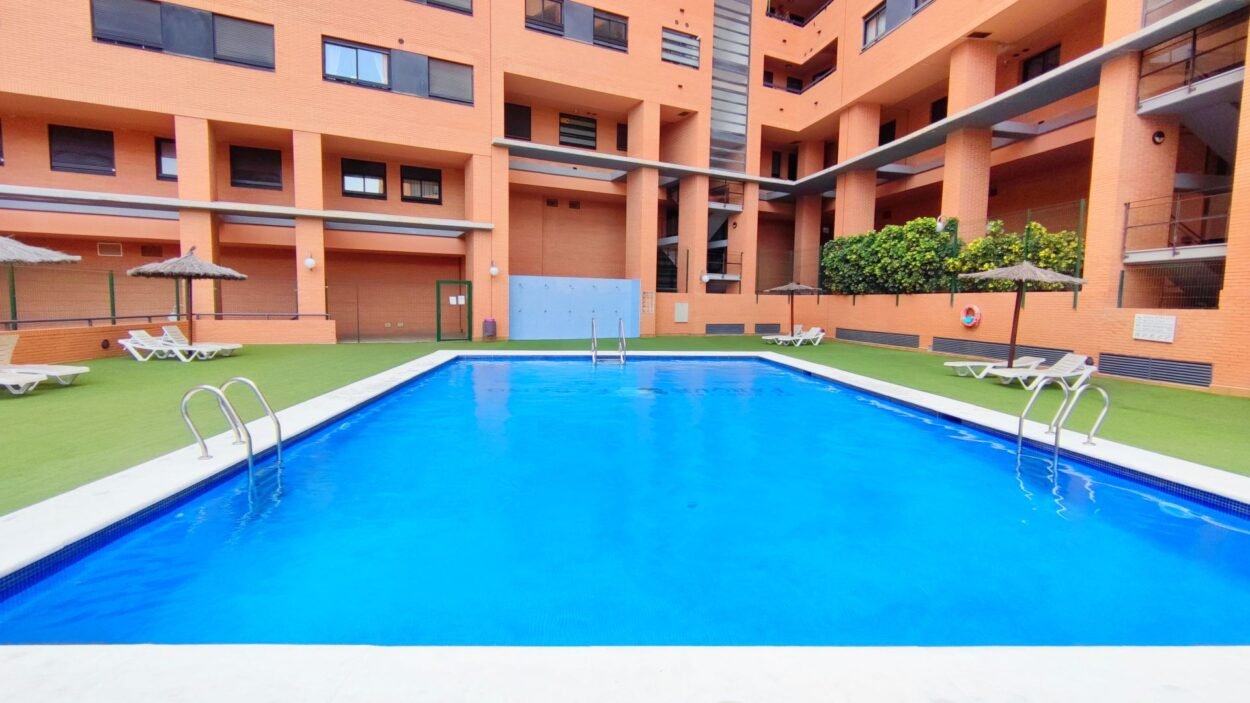 EXCLUSIVA VIVIENDA CON GARAJE Y GRAN TRASTERO EN UNA DE LAS MEJORES URBANIZACIONES DE PARQUE AVENIDAS – GARBINET