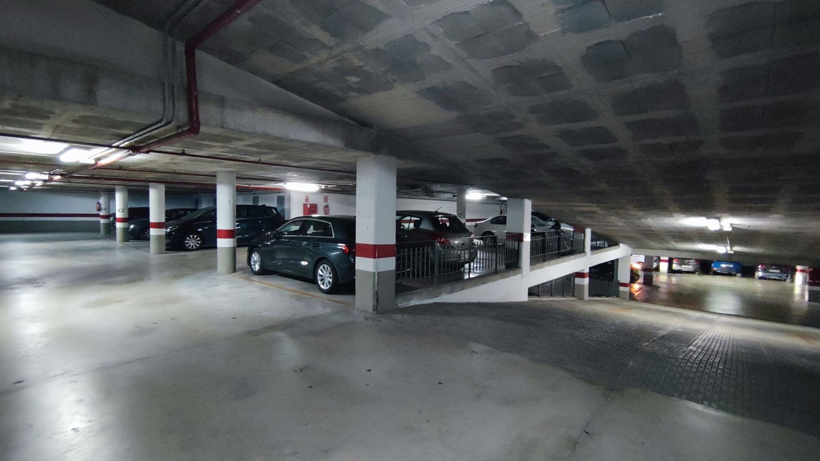 EXCLUSIVA VIVIENDA CON GARAJE Y GRAN TRASTERO EN UNA DE LAS MEJORES URBANIZACIONES DE PARQUE AVENIDAS – GARBINET