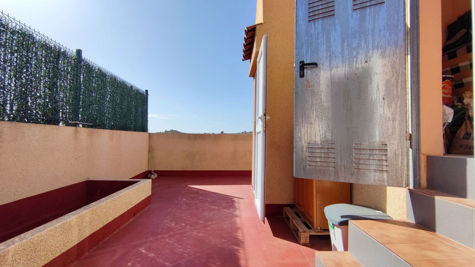 CHALET ADOSADO DE 3 DORMITORIOS CON JARDÍN Y AMPLIA TERRAZA – MONFORTE DEL CID