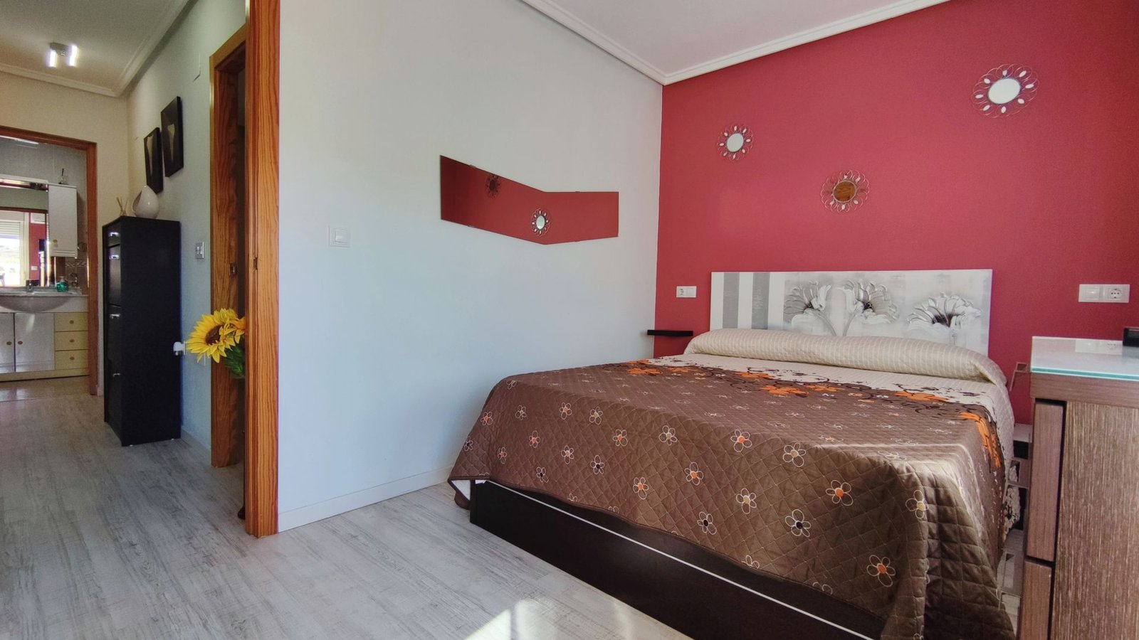 CHALET ADOSADO DE 3 DORMITORIOS CON JARDÍN Y AMPLIA TERRAZA – MONFORTE DEL CID