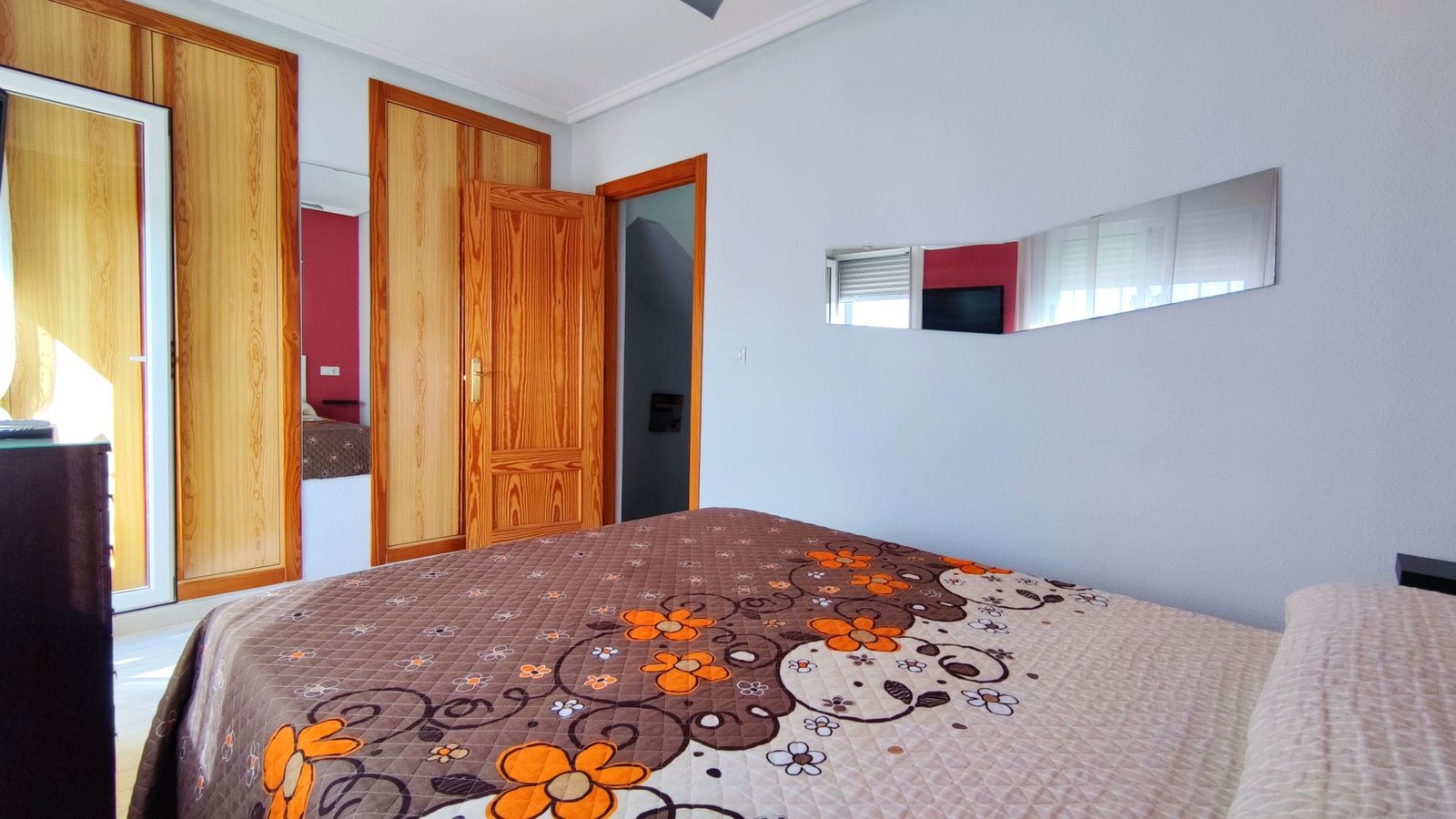 CHALET ADOSADO DE 3 DORMITORIOS CON JARDÍN Y AMPLIA TERRAZA – MONFORTE DEL CID