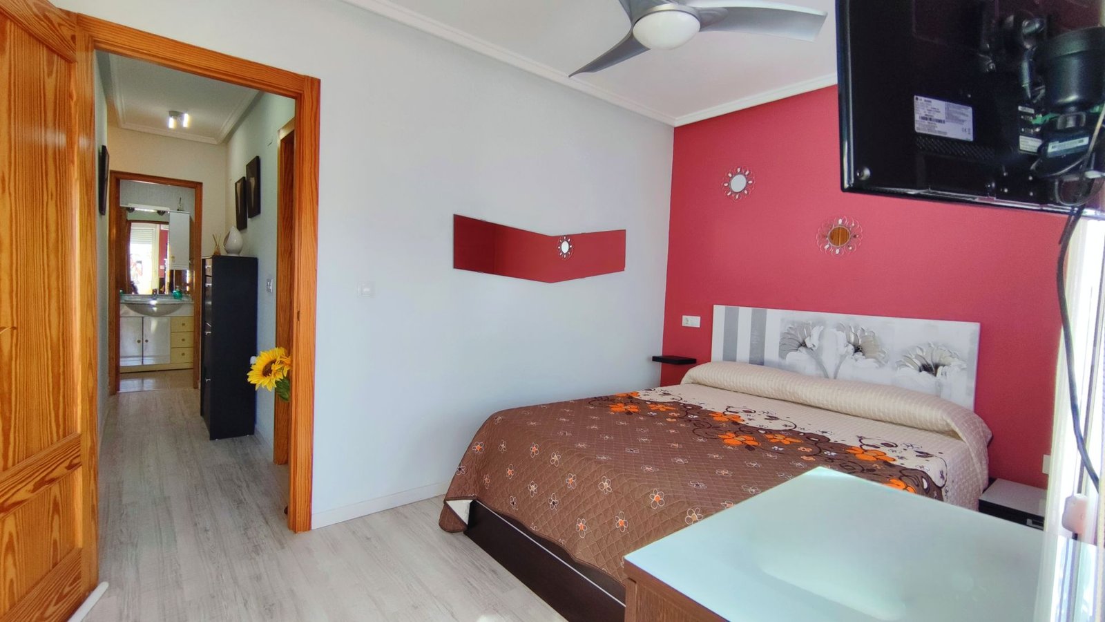 CHALET ADOSADO DE 3 DORMITORIOS CON JARDÍN Y AMPLIA TERRAZA – MONFORTE DEL CID
