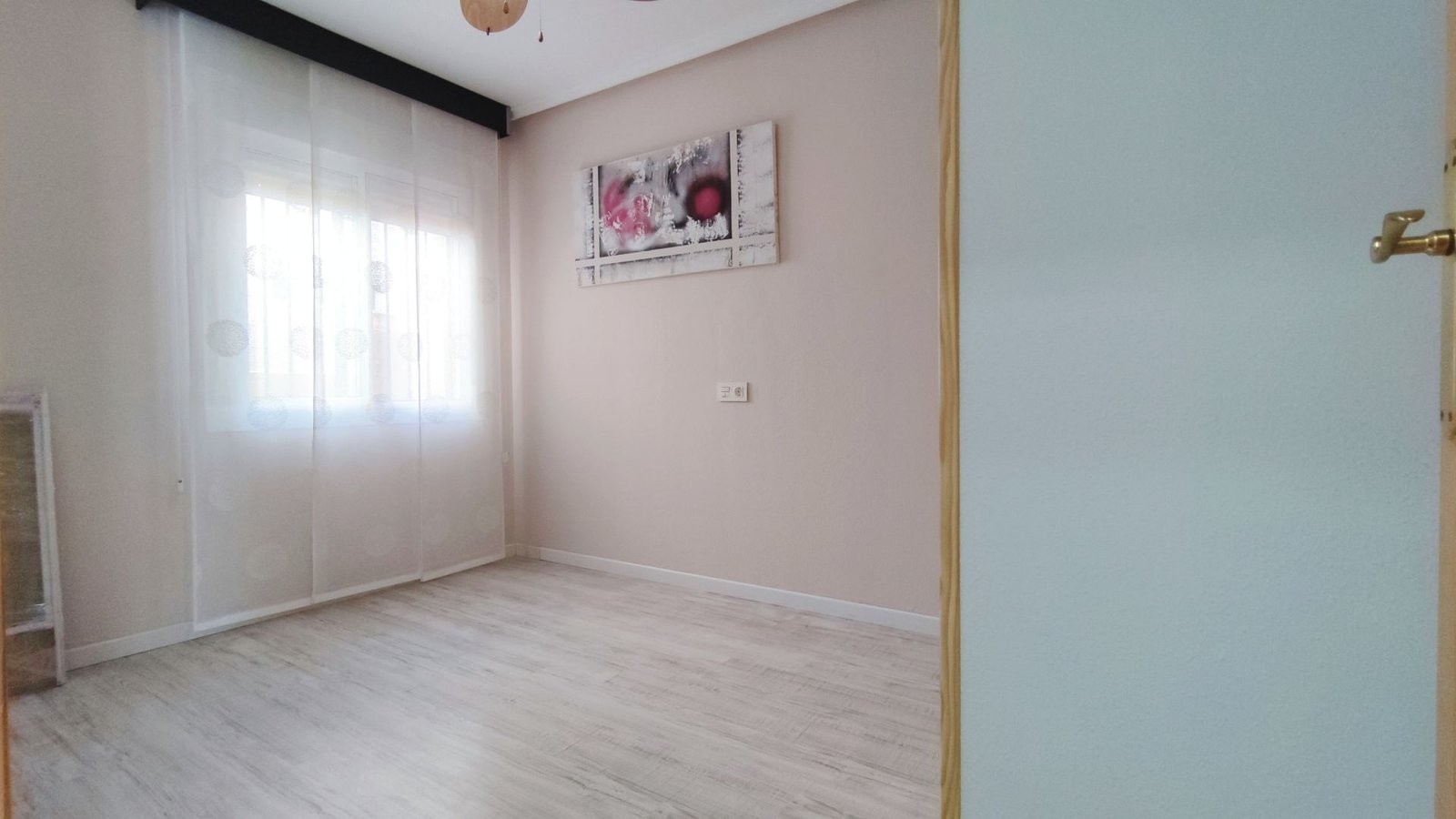 CHALET ADOSADO DE 3 DORMITORIOS CON JARDÍN Y AMPLIA TERRAZA – MONFORTE DEL CID