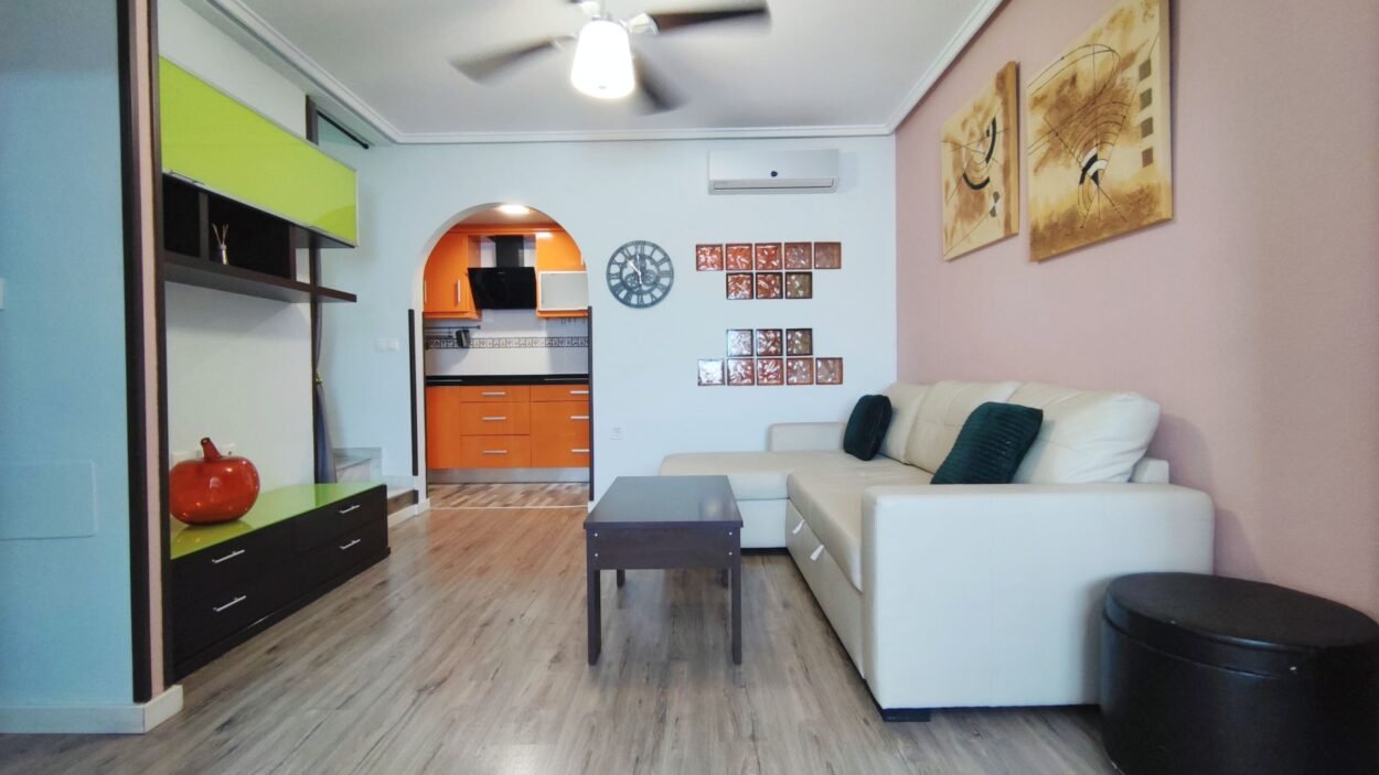 CHALET ADOSADO DE 3 DORMITORIOS CON JARDÍN Y AMPLIA TERRAZA – MONFORTE DEL CID
