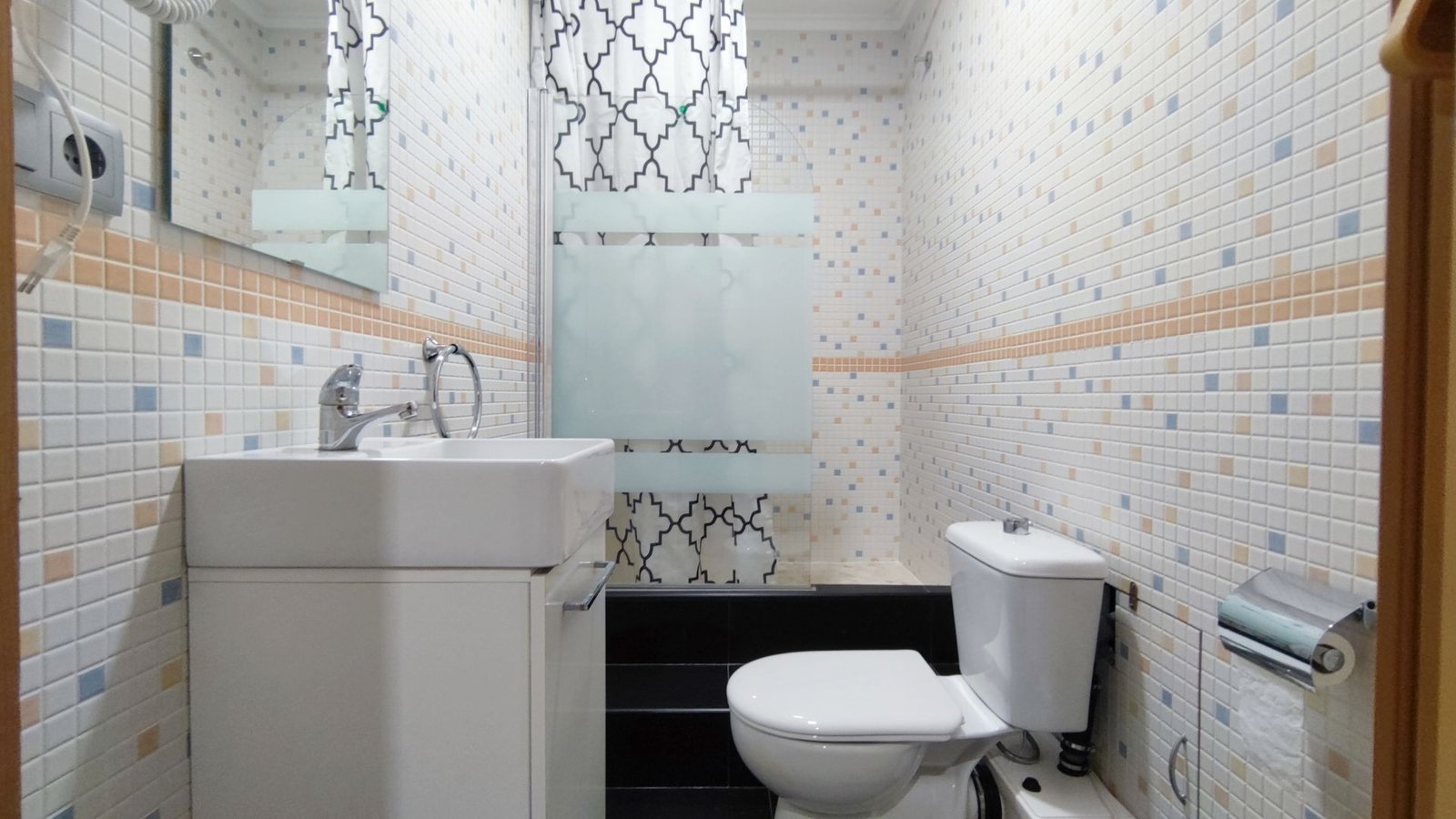 CHALET ADOSADO DE 3 DORMITORIOS CON JARDÍN Y AMPLIA TERRAZA – MONFORTE DEL CID