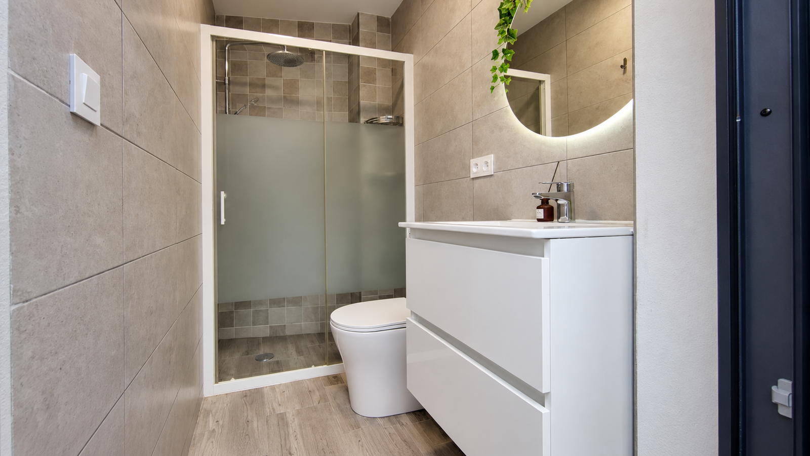 PLANTA BAJA DE DISEÑO CON PATIO PRIVADO DE 33 m² EN EL CAMPELLO