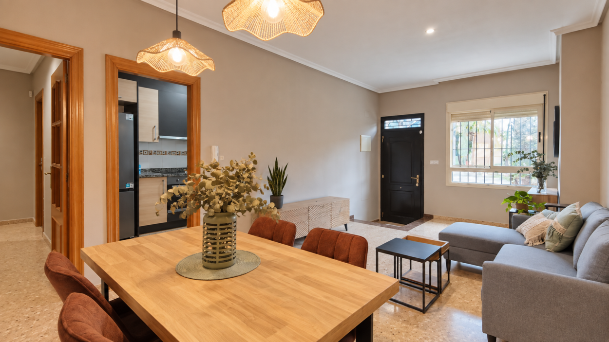 PLANTA BAJA CON PATIO PRIVADO, GARAJE Y SUITE CON VESTIDOR – EL PALMERAL, ELCHE
