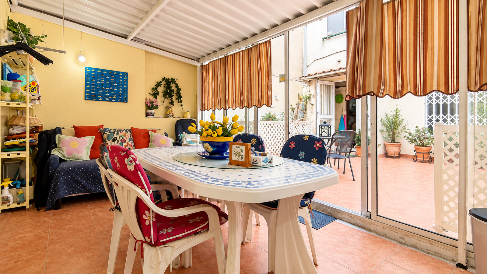 VIVIENDA CON PATIO PRIVADO DE 40 m² Y GARAJE JUNTO A PLAZA DE TOROS – ALICANTE