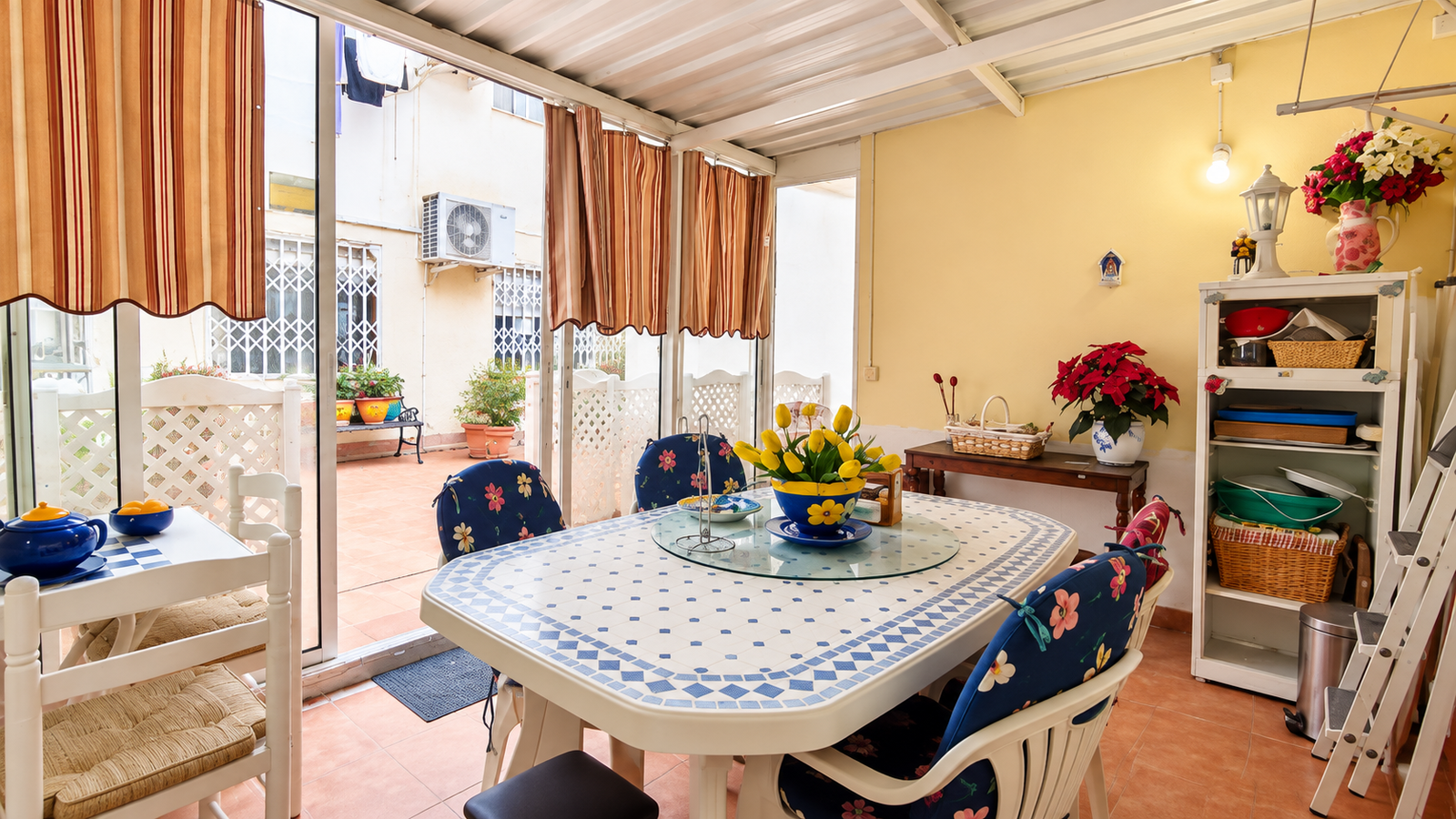 VIVIENDA CON PATIO PRIVADO DE 40 m² Y GARAJE JUNTO A PLAZA DE TOROS – ALICANTE