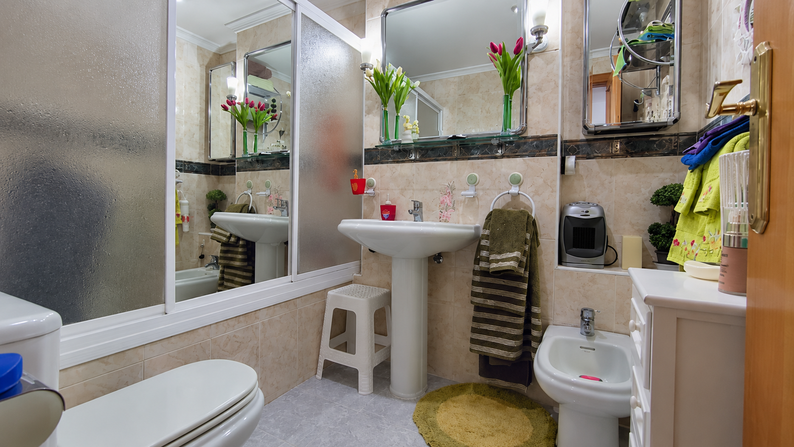 VIVIENDA CON PATIO PRIVADO DE 40 m² Y GARAJE JUNTO A PLAZA DE TOROS – ALICANTE