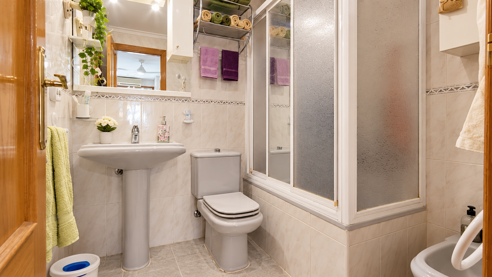 VIVIENDA CON PATIO PRIVADO DE 40 m² Y GARAJE JUNTO A PLAZA DE TOROS – ALICANTE