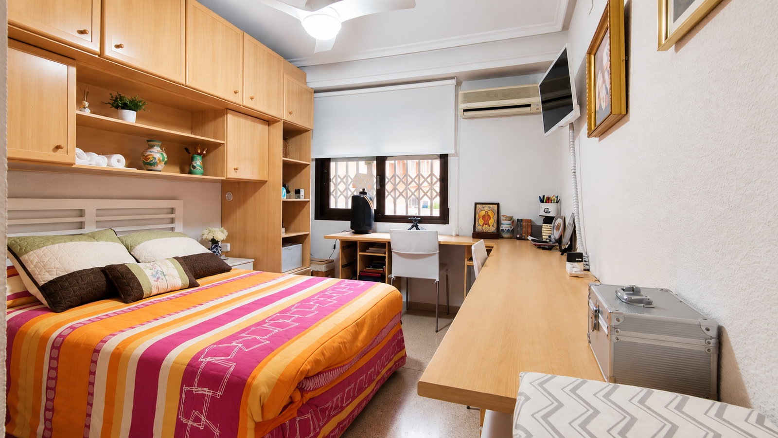 VIVIENDA CON PATIO PRIVADO DE 40 m² Y GARAJE JUNTO A PLAZA DE TOROS – ALICANTE